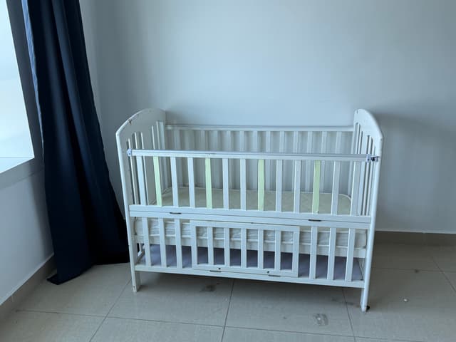 سرير اطفال 