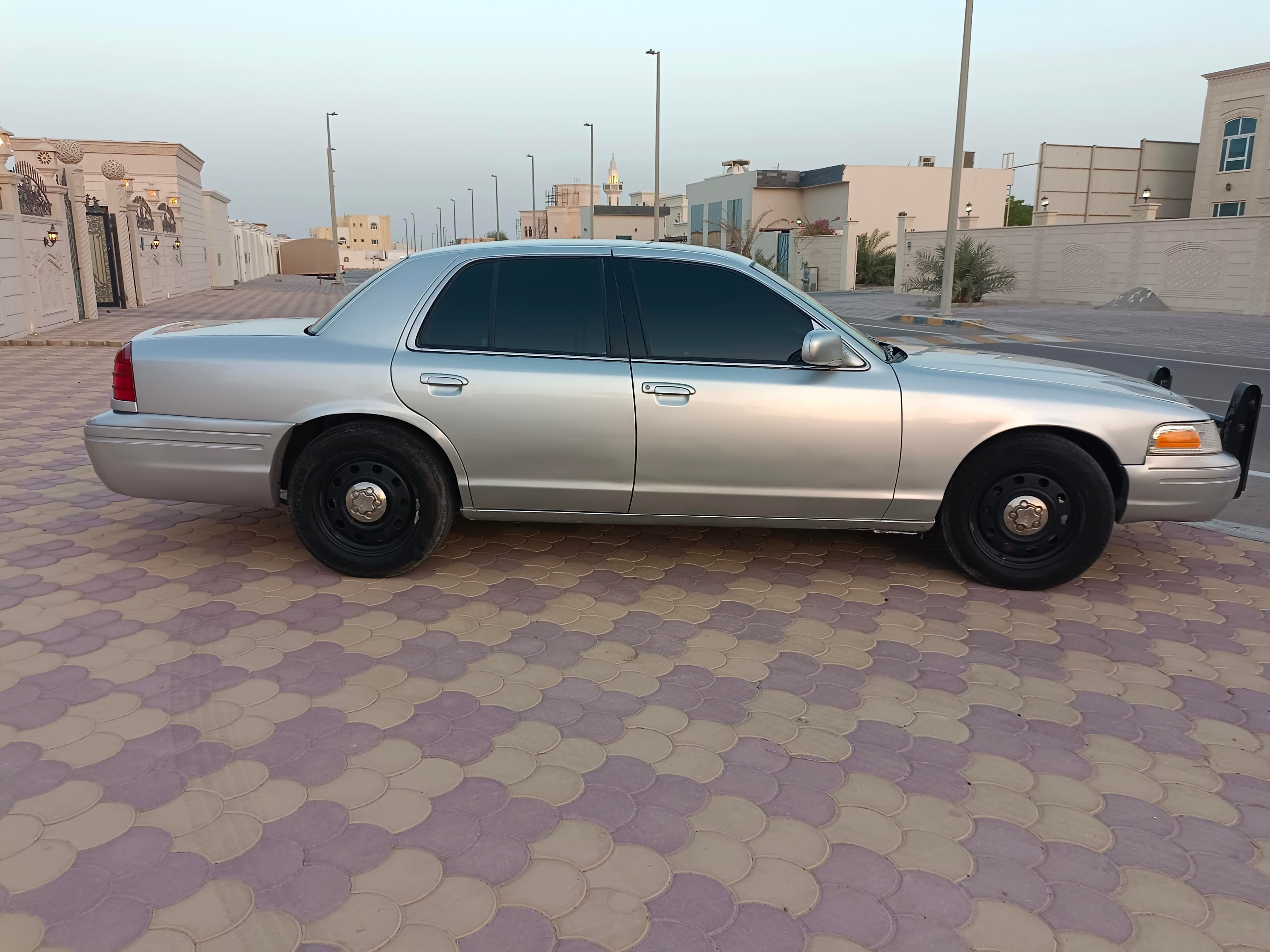 Ford Crown Victoria 2009 3
