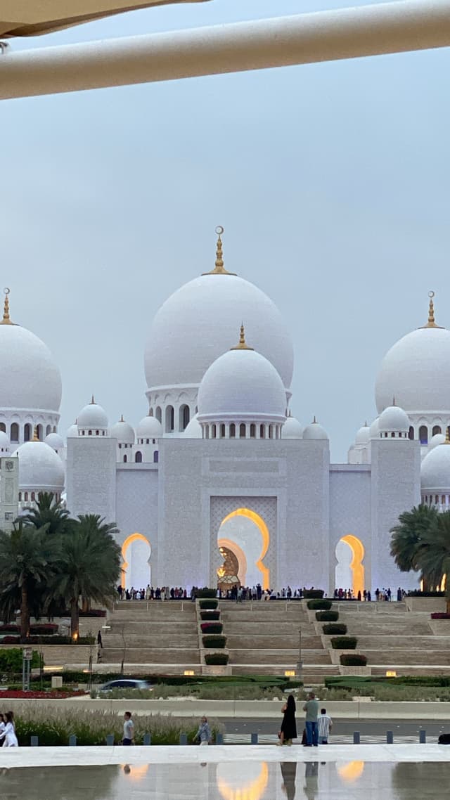 فريق السياحة في دبي