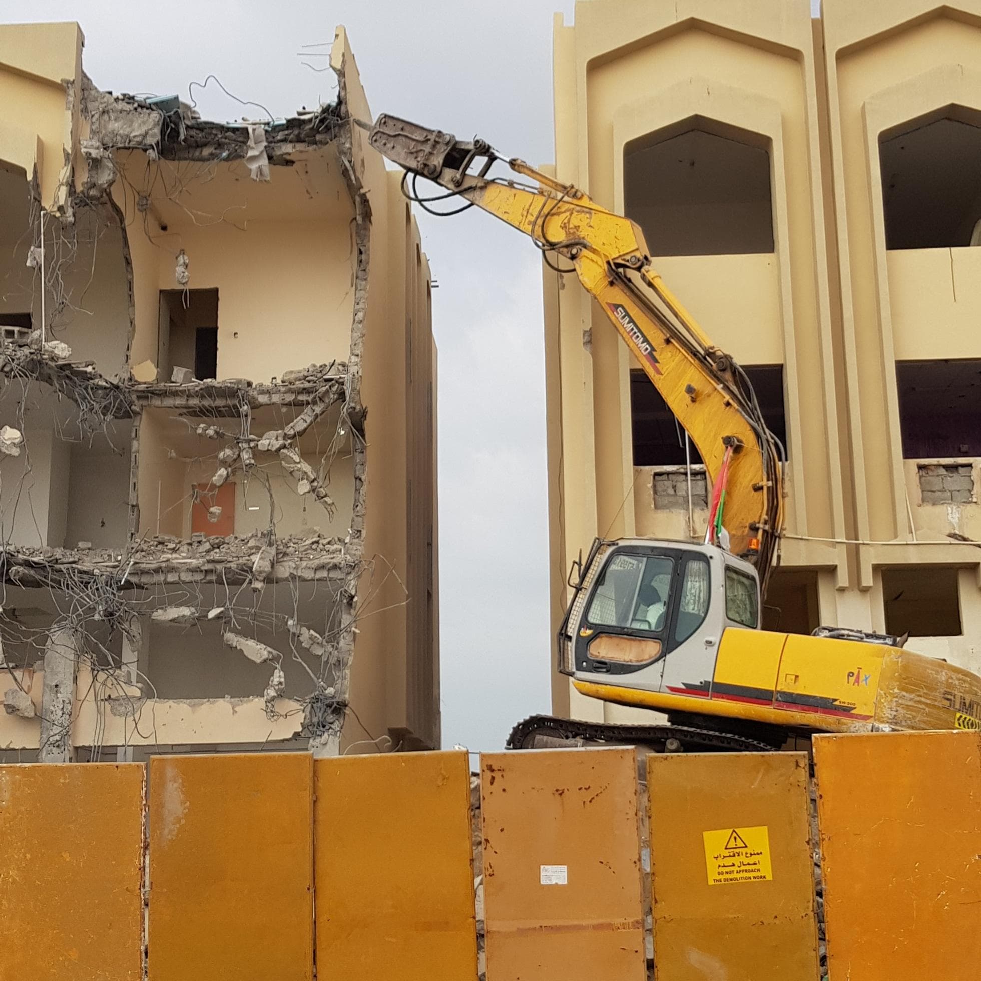 High mountains to demolish buildings 3