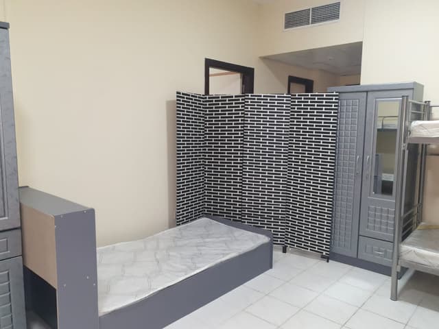 فرصه جيده للشباب العرب بدبى