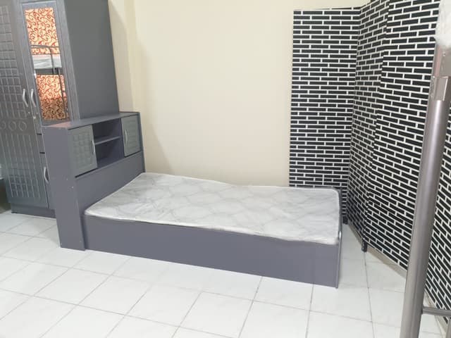 فرصه جيده للشباب العرب بدبى