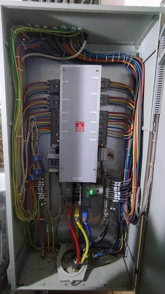 Electricity foreman