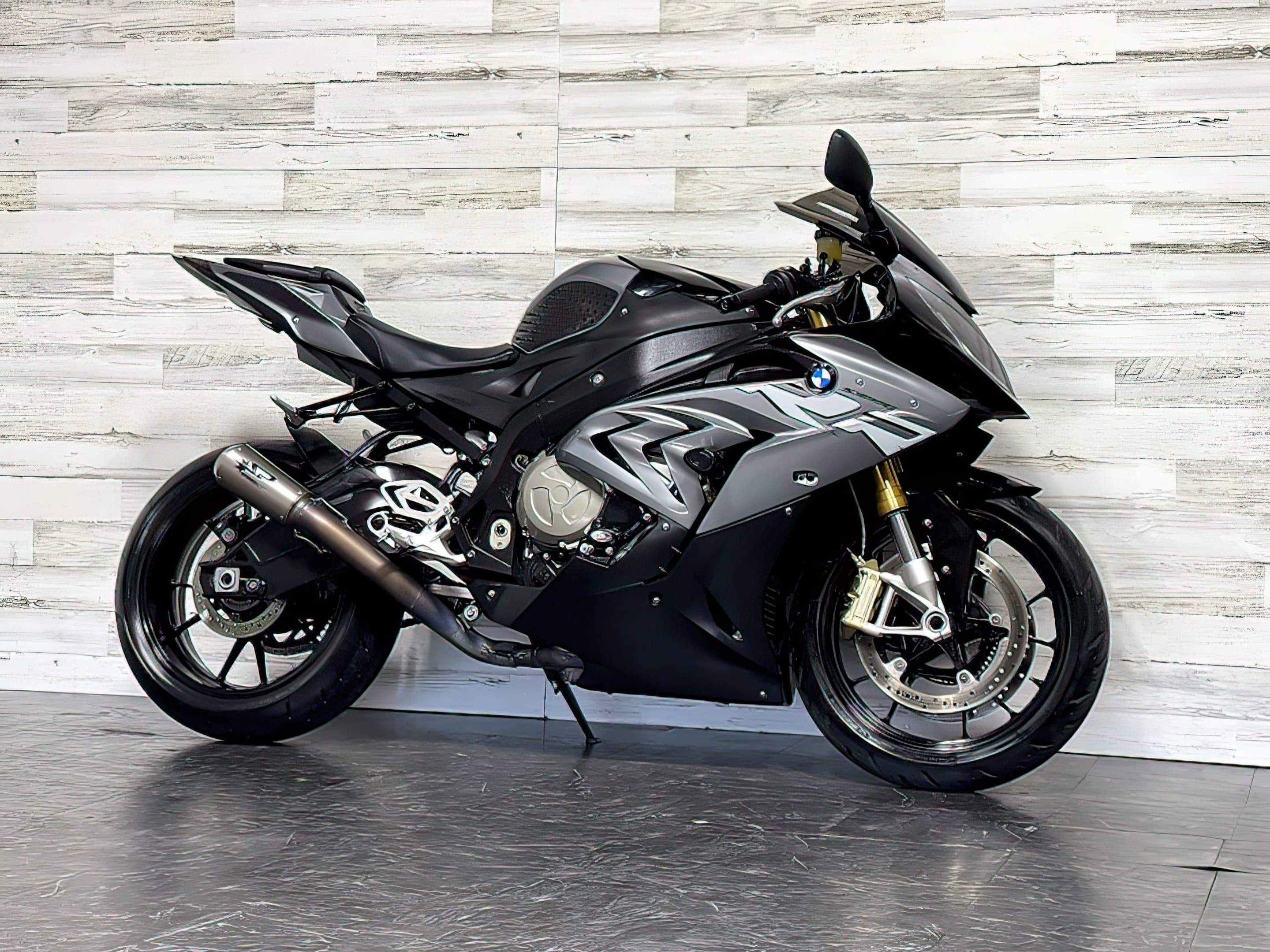 سيارة بي ام دبليو S1000RR 2017 متوفرة للبيع 3