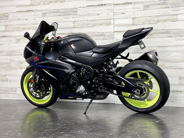 سوزوكي GSX R1000 2018 متوفرة للبيع