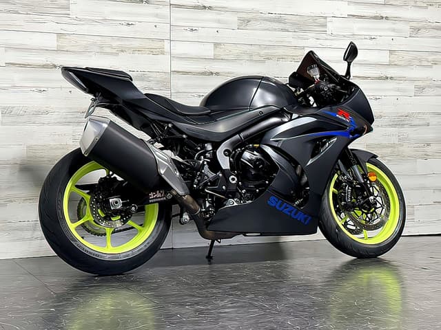 سوزوكي GSX R1000 2018 متوفرة للبيع