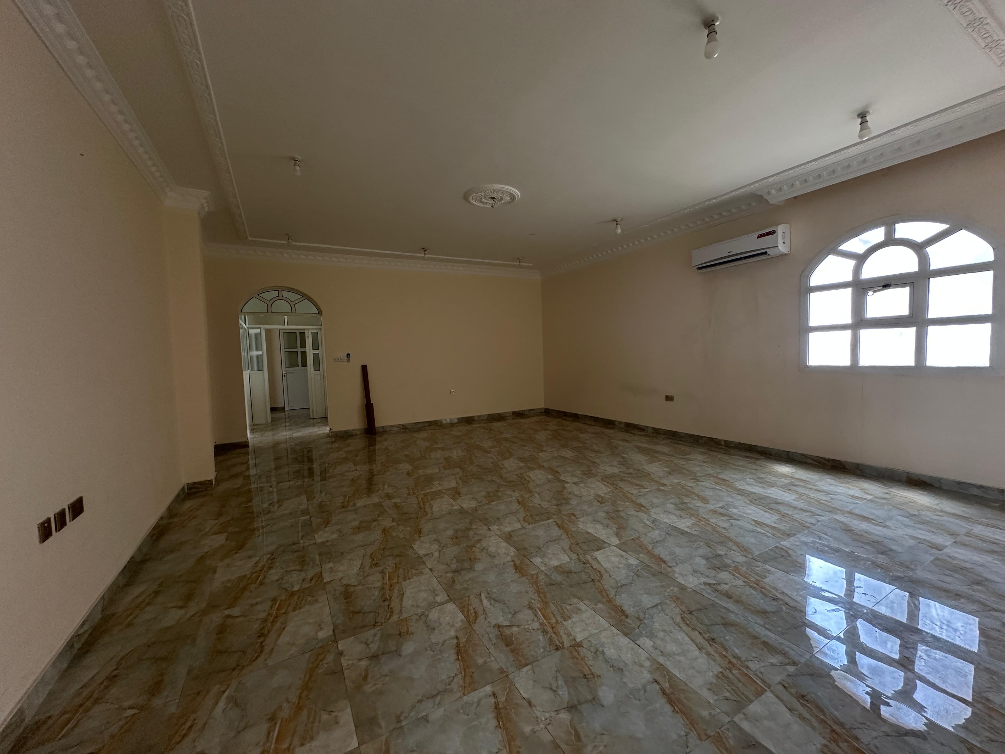A spacious 3 bedroom family villa for rent 1
