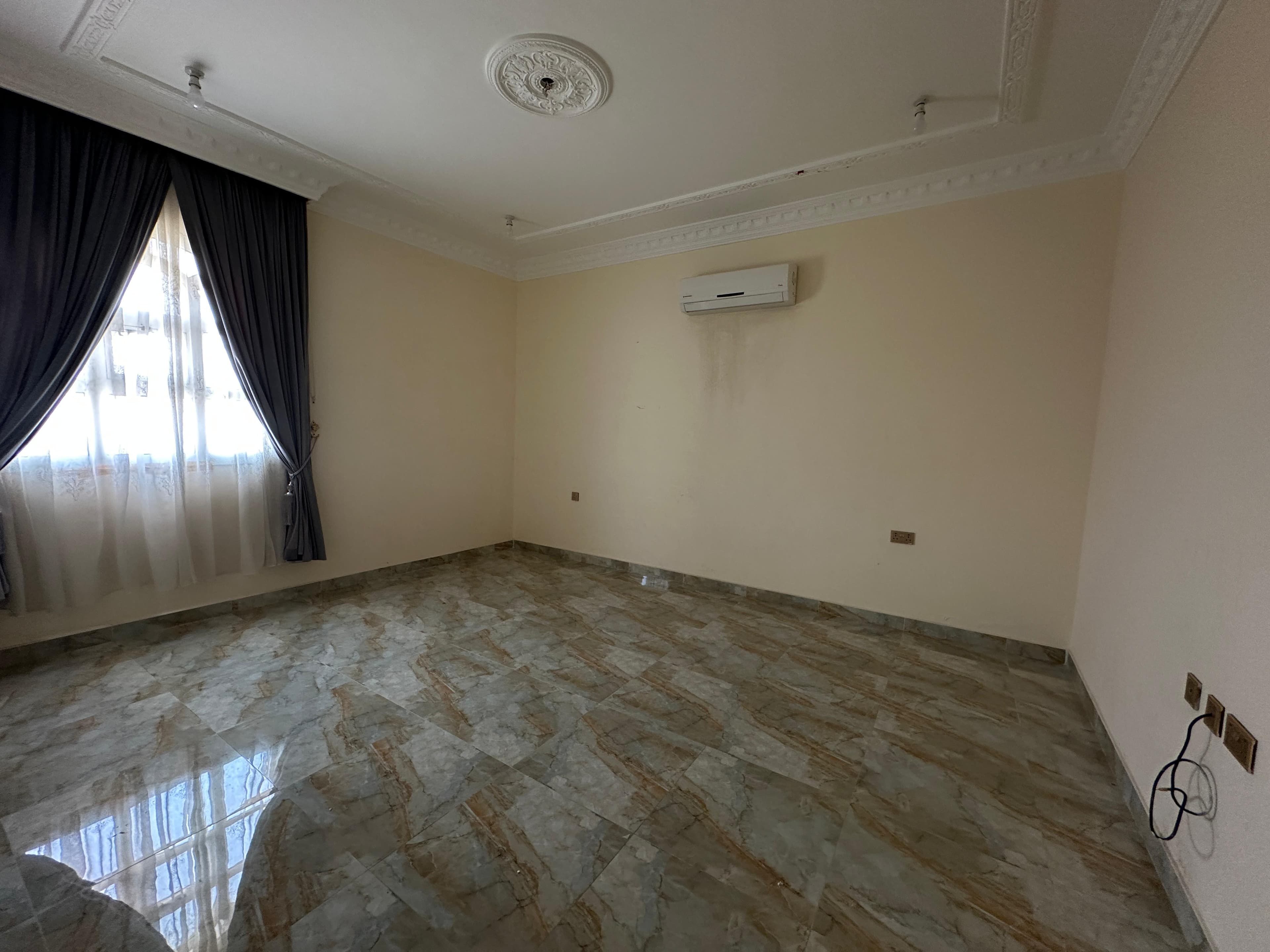 A spacious 3 bedroom family villa for rent 3