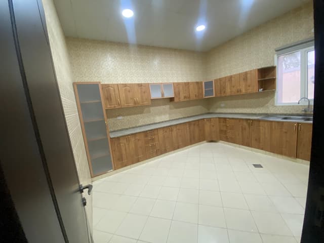 For rent a 5-room villa and a very elegant finishing board, a notarized contract