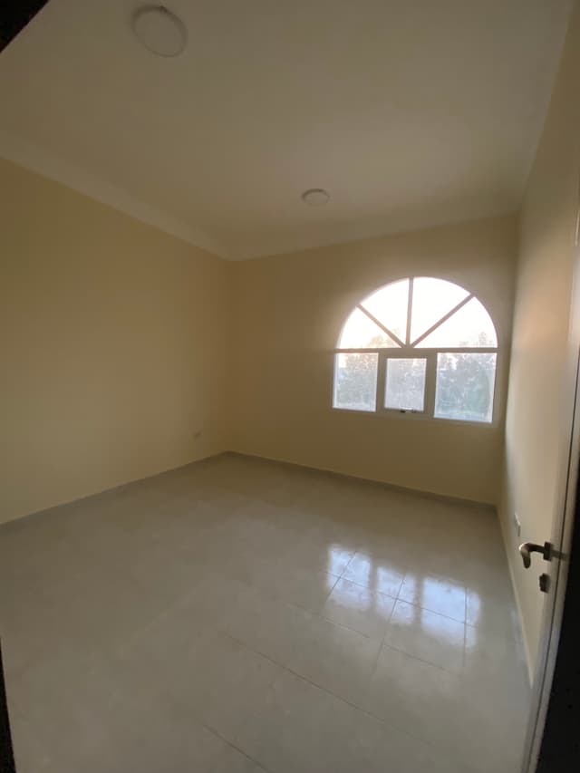 For rent a 5-room villa and a very elegant finishing board, a notarized contract