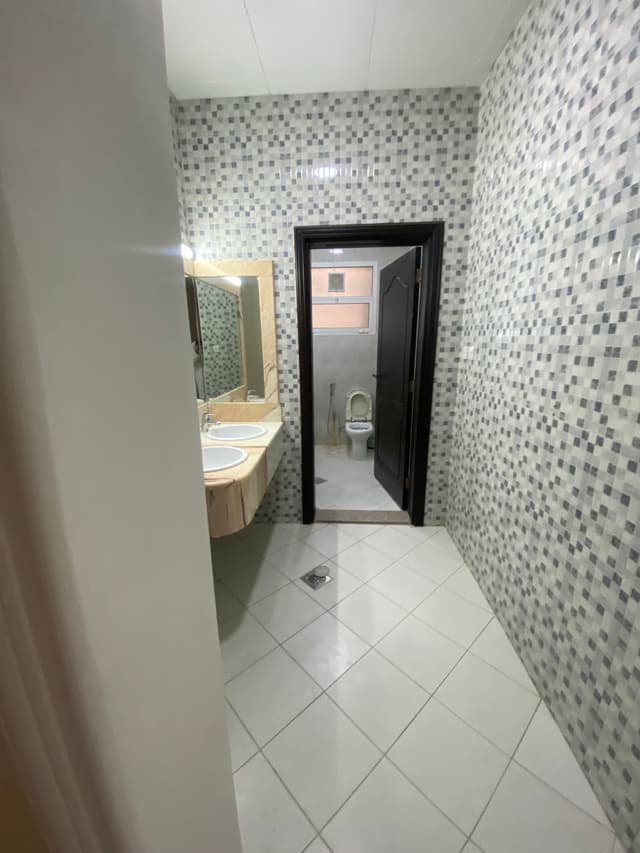 For rent a 5-room villa and a very elegant finishing board, a notarized contract