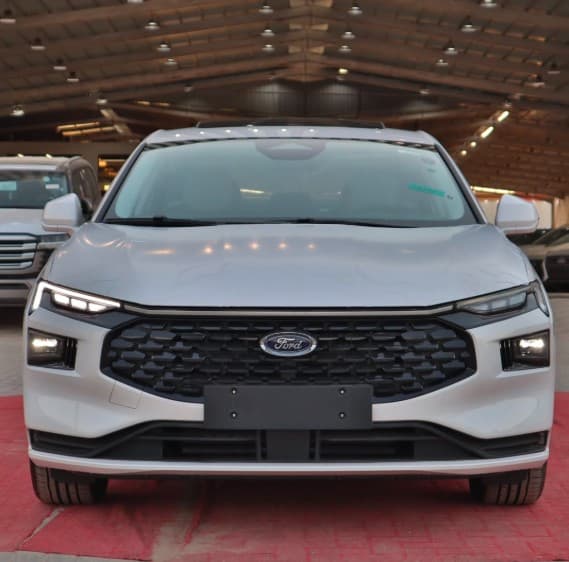Ford Taurus Trend 2025 