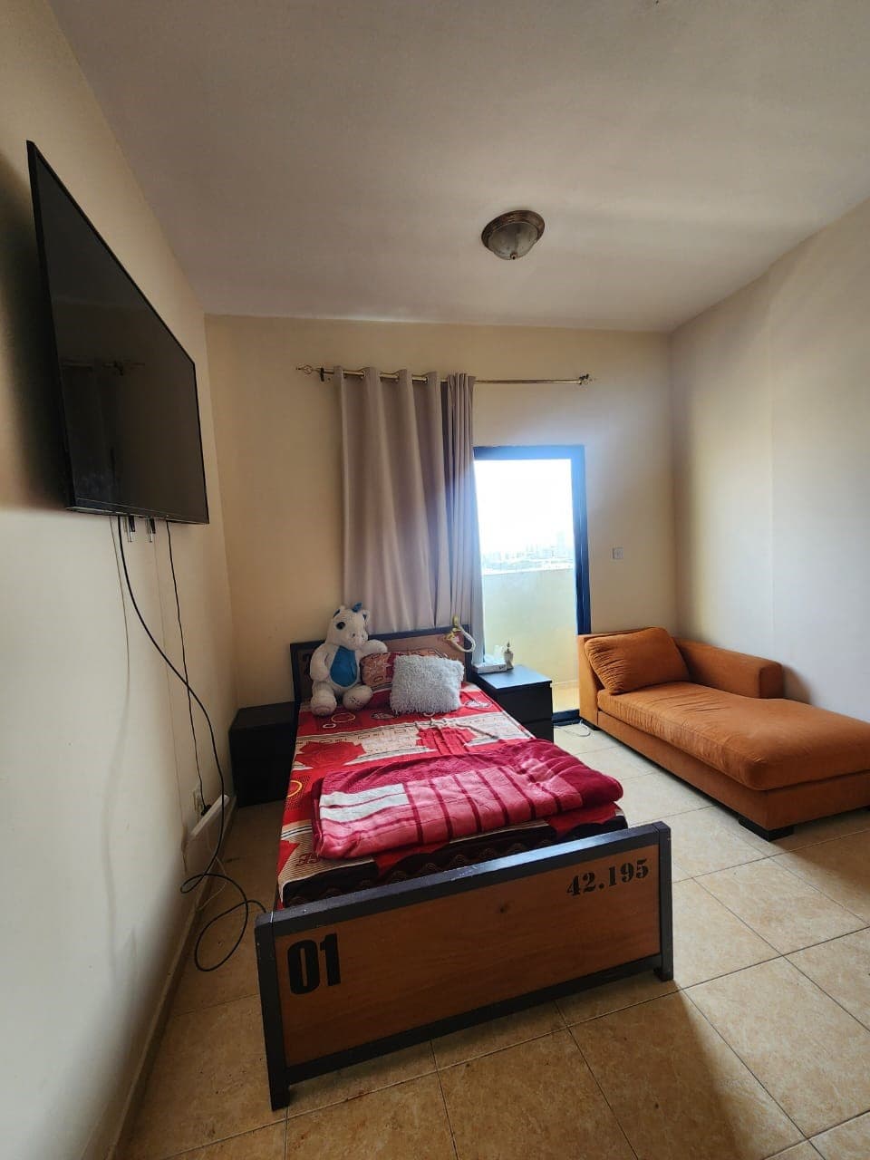 A family room for monthly rent, inclusive 0