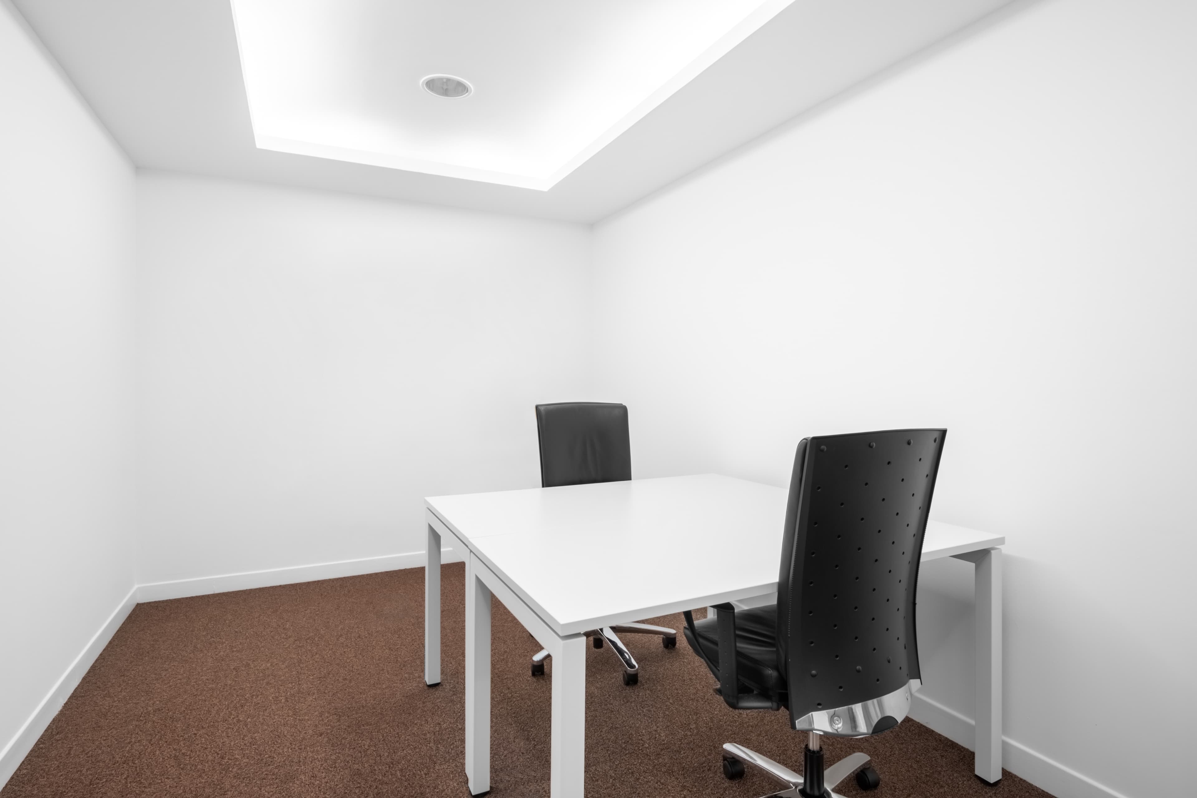 Work in Abu Dhabi, Al Maqam Tower or anywhere else in our global network 5