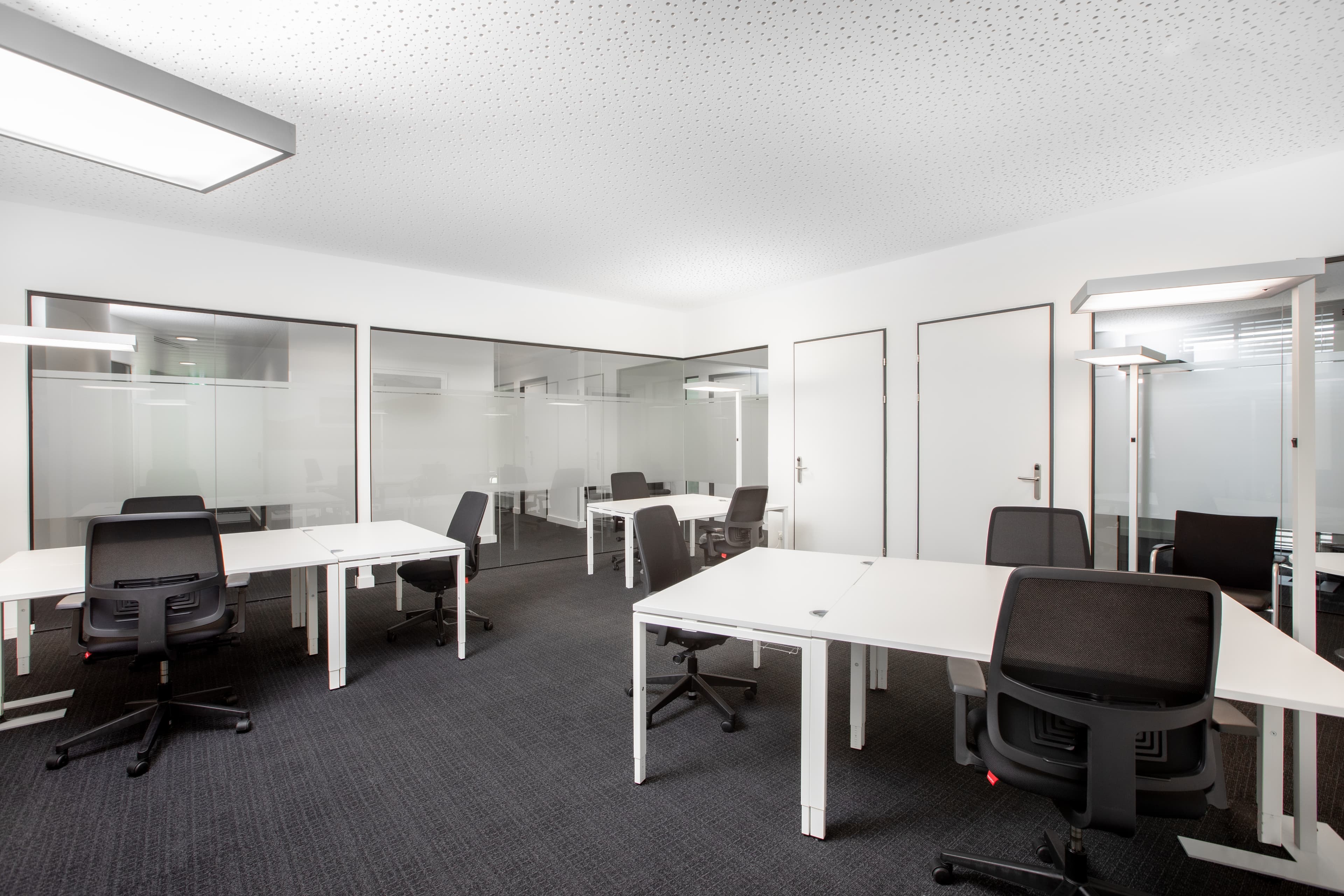 Private office space for 5 persons in Abu Dhabi, Al Maqam Tower 0