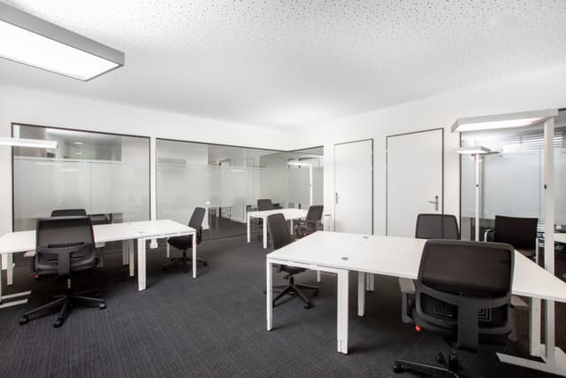 Private office space for 5 persons in Abu Dhabi, Al Maqam Tower