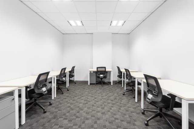 Fully serviced open plan office space for you and your team in Abu Dhabi, Al Maqam Tower