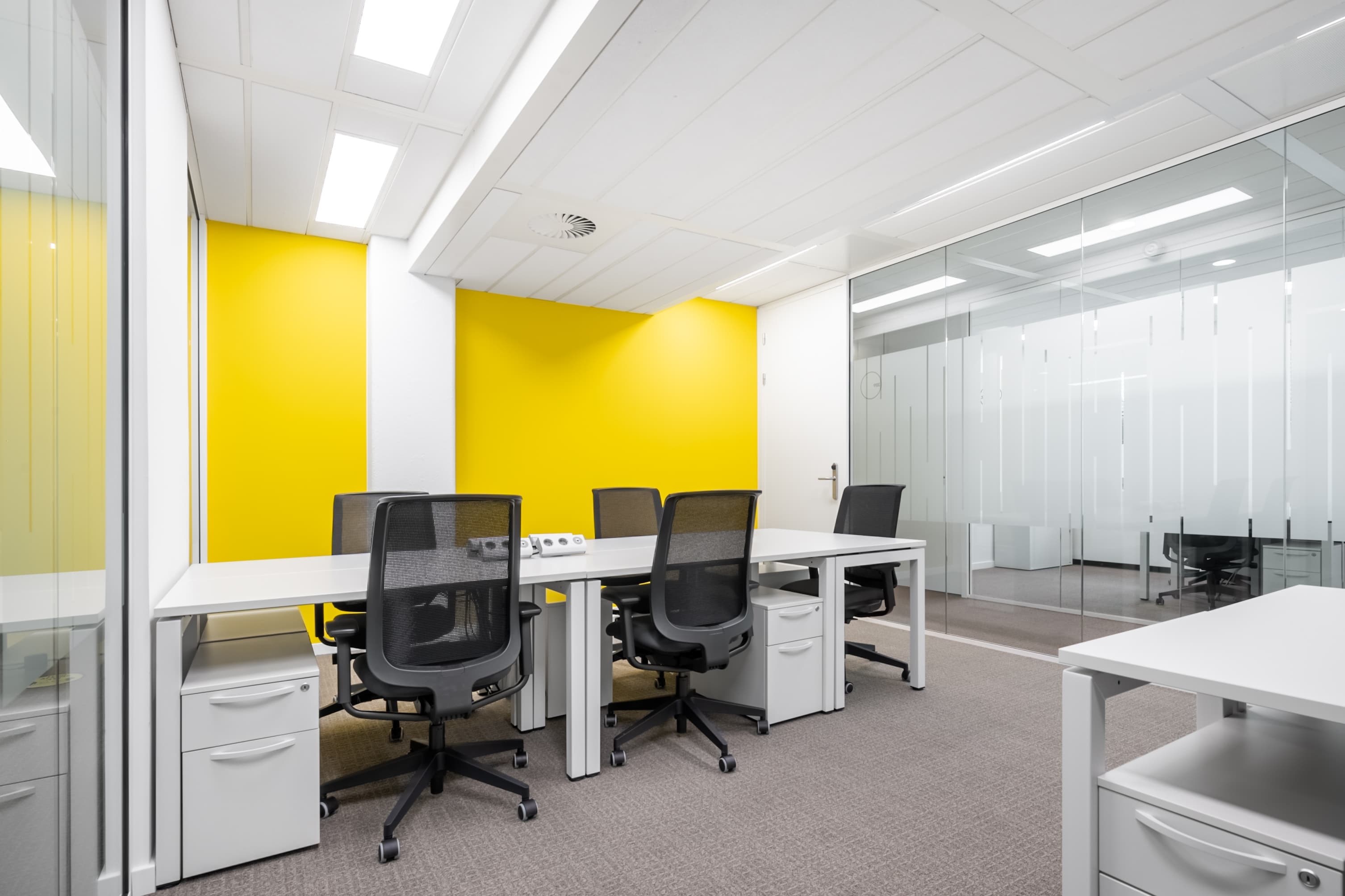 Fully serviced open plan office space for you and your team in Abu Dhabi, Al Maqam Tower 9