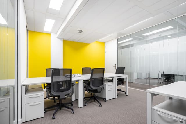 Fully serviced open plan office space for you and your team in Abu Dhabi, Al Maqam Tower