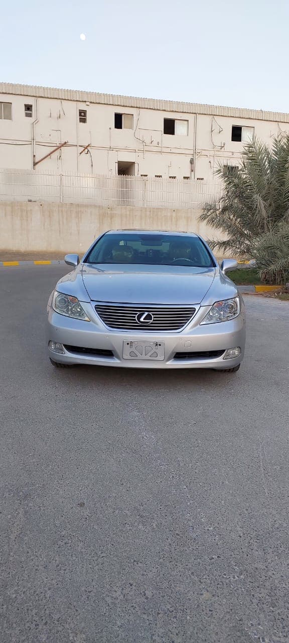لكزس LS460 موديل 2009 3