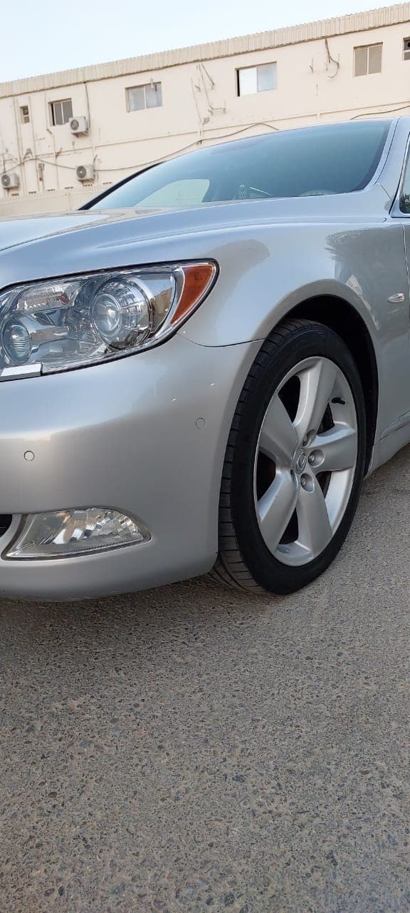 لكزس LS460 موديل 2009 6