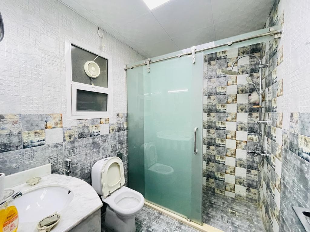 للبيع فيلا سكنية تجارية في الروضة 2 – عجمان 10