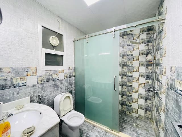 للبيع فيلا سكنية تجارية في الروضة 2 – عجمان