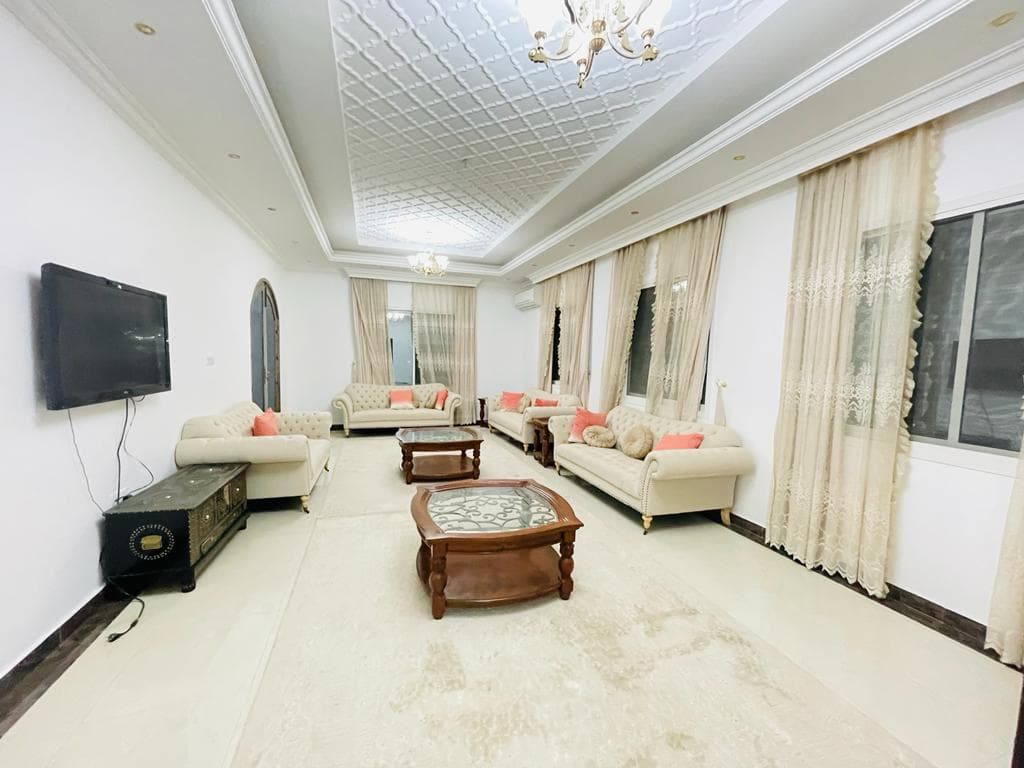 للبيع فيلا سكنية تجارية في الروضة 2 – عجمان 3