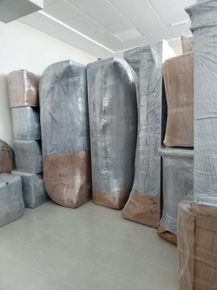 Specialized in moving and packing houses  1