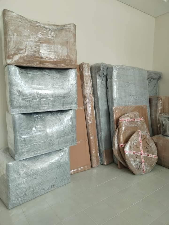 Specialized in moving and packing houses  2