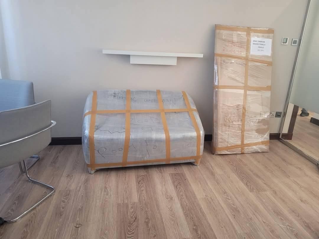 Specialized in moving and packing houses  3