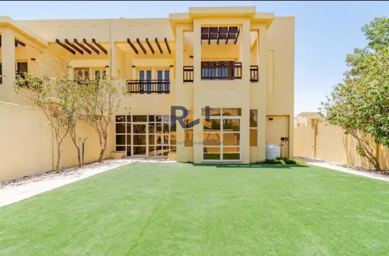 For rent a furnished villa in the East Gate complex 2