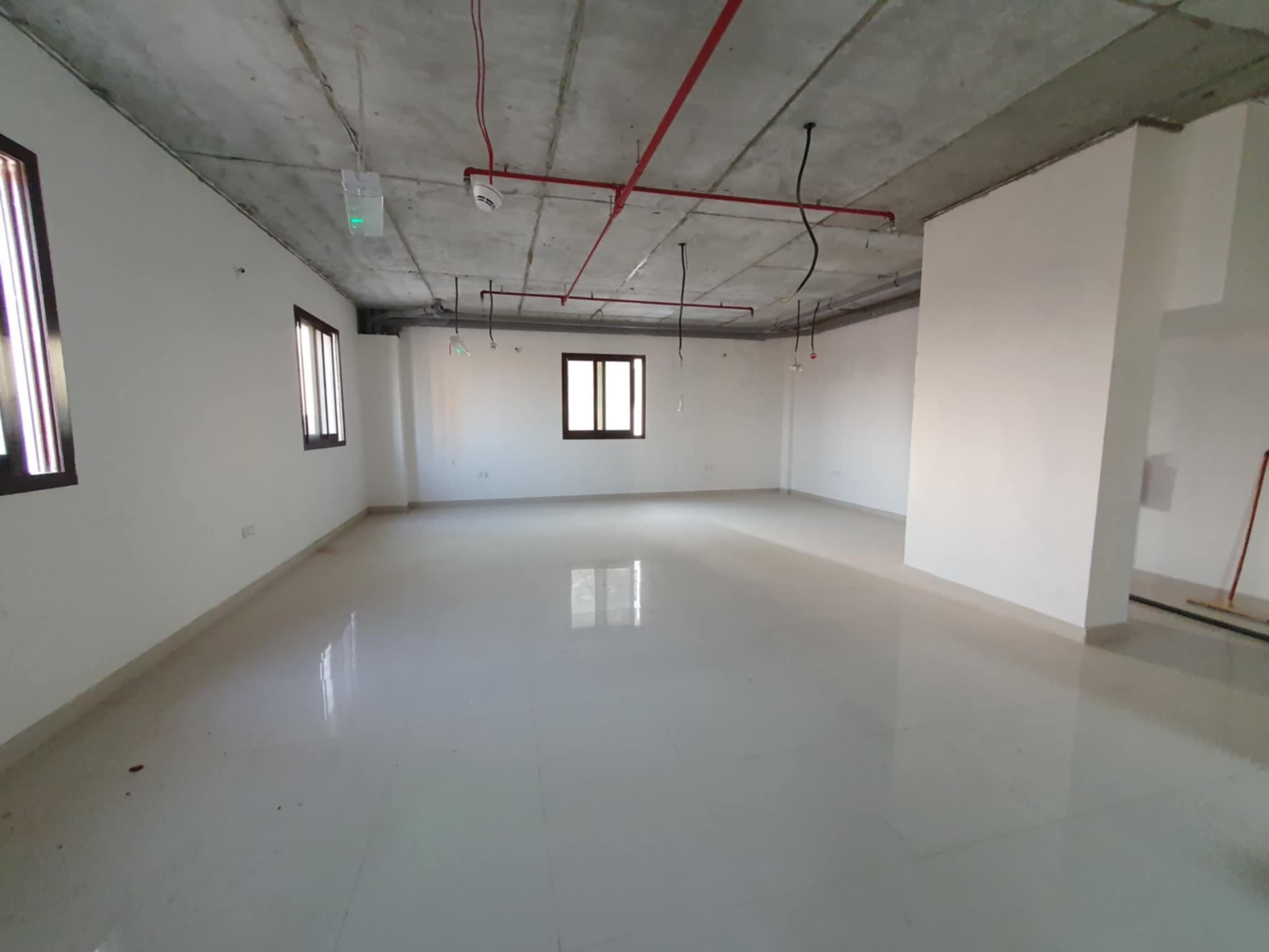 For rent an office in Ajman - on a main street 4
