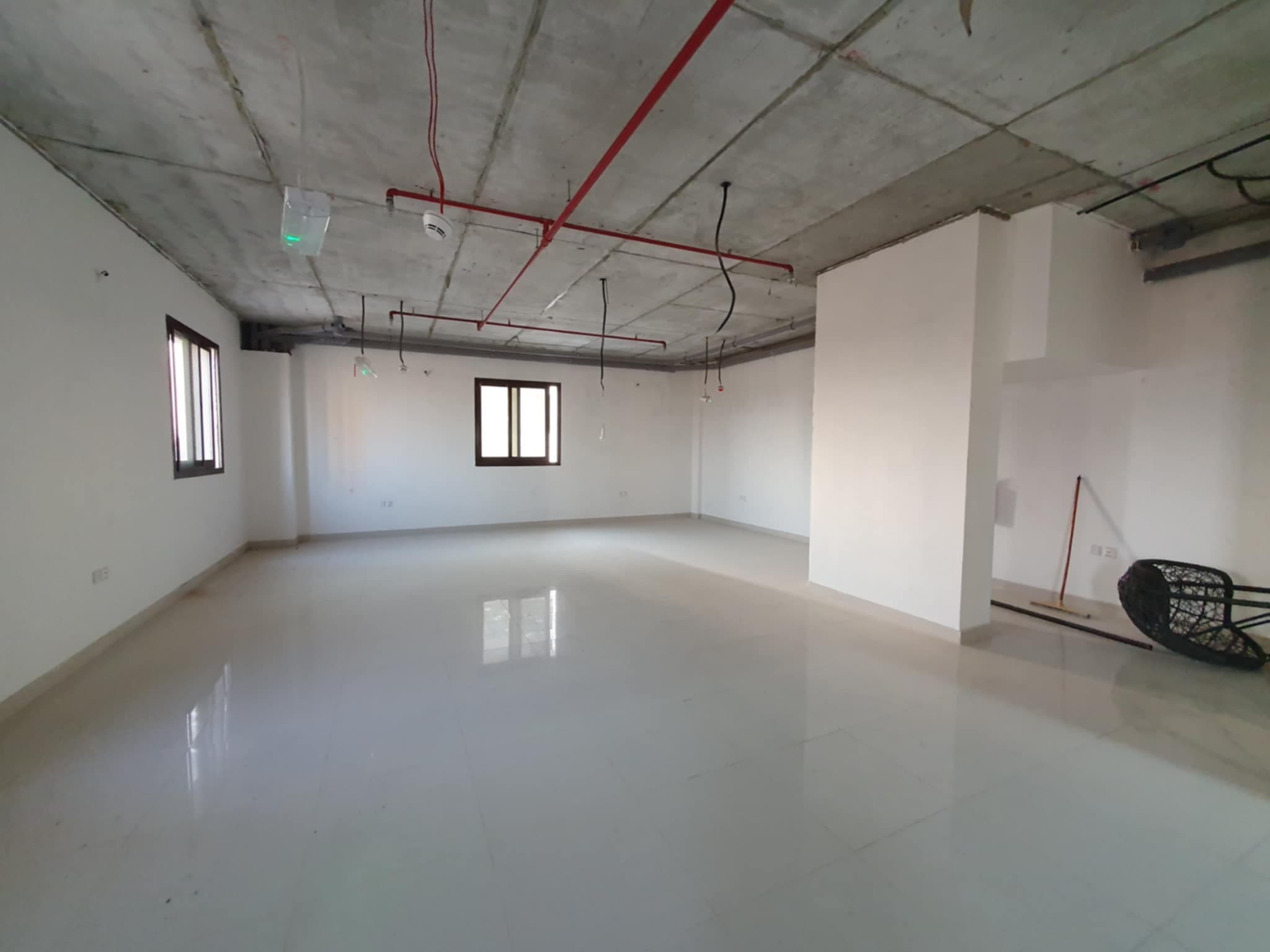 For rent an office in Ajman - on a main street 2