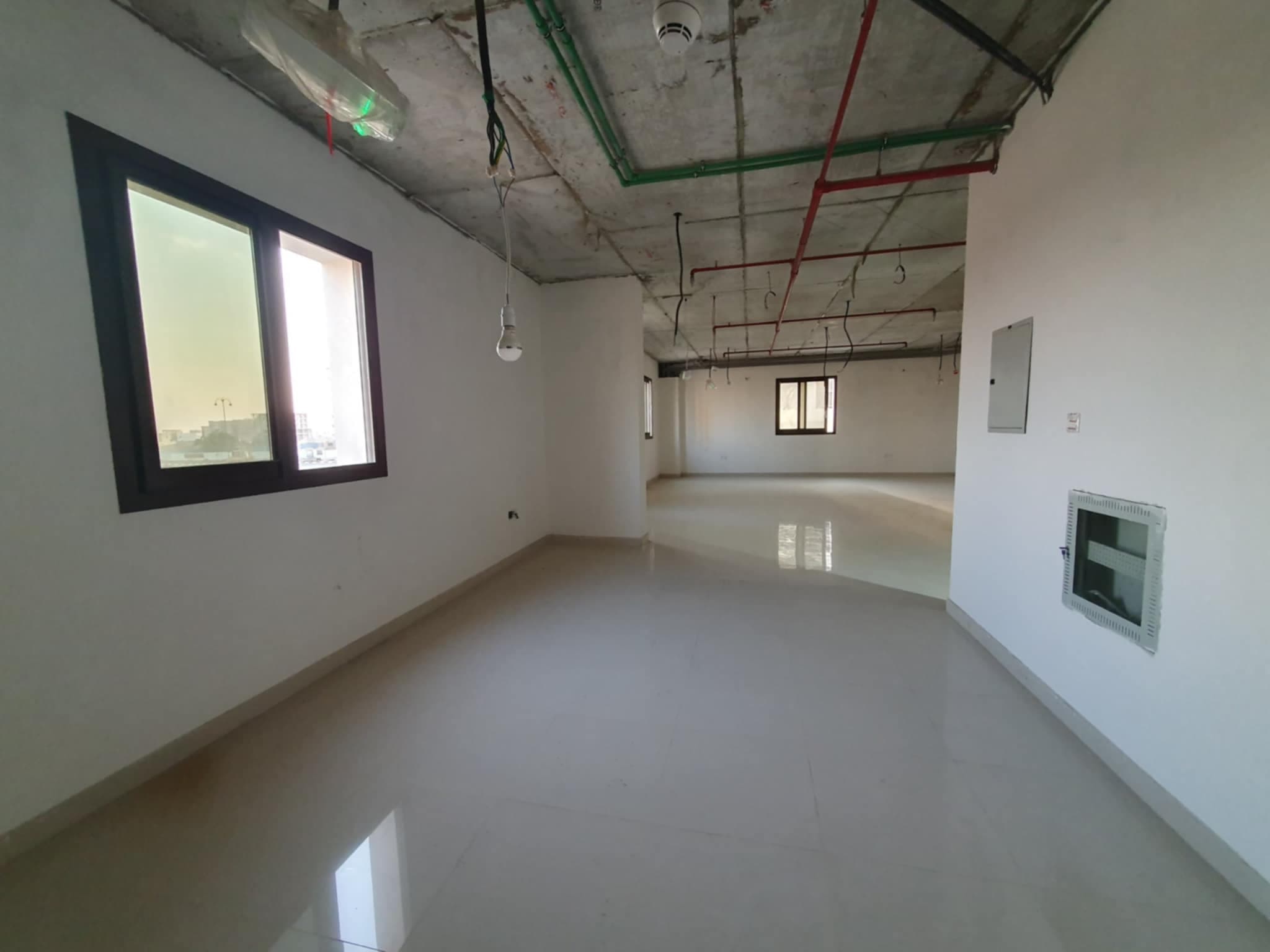 For rent an office in Ajman - on a main street 5