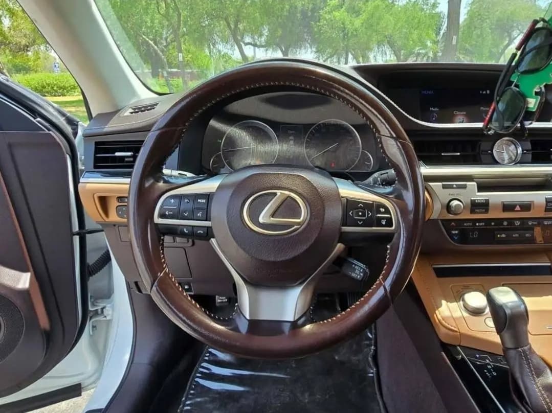 2018 لكزس ES350  10