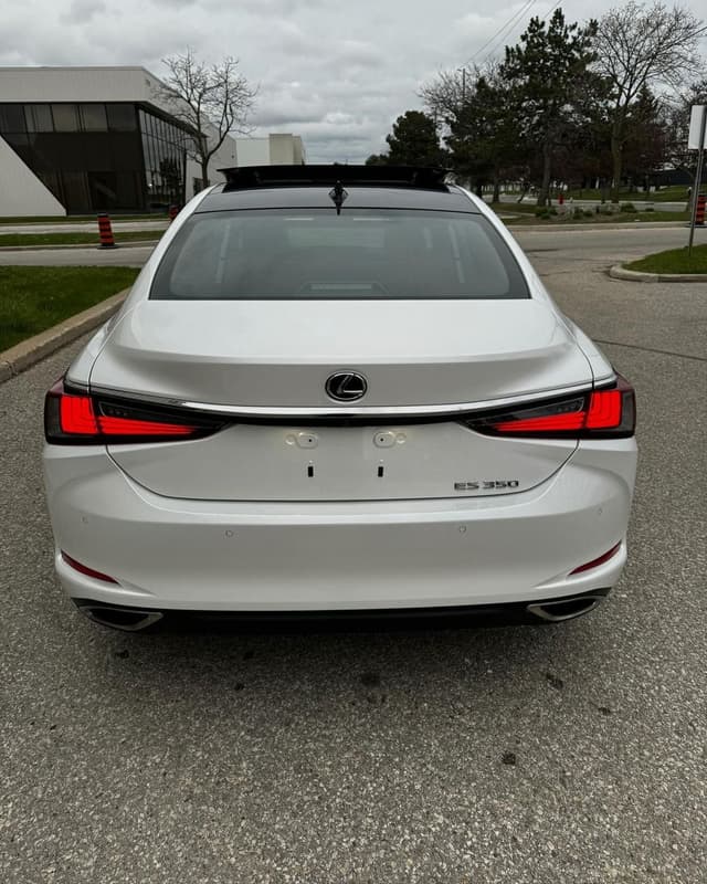 للبيع سياره لكزس ES350 2022