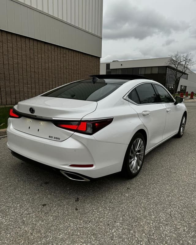 للبيع سياره لكزس ES350 2022