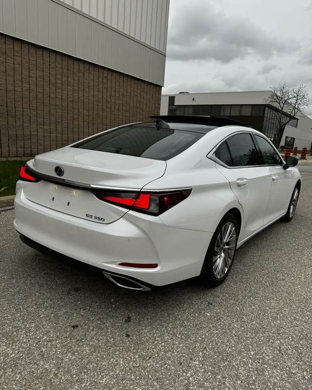 للبيع سياره لكزس ES350 2022