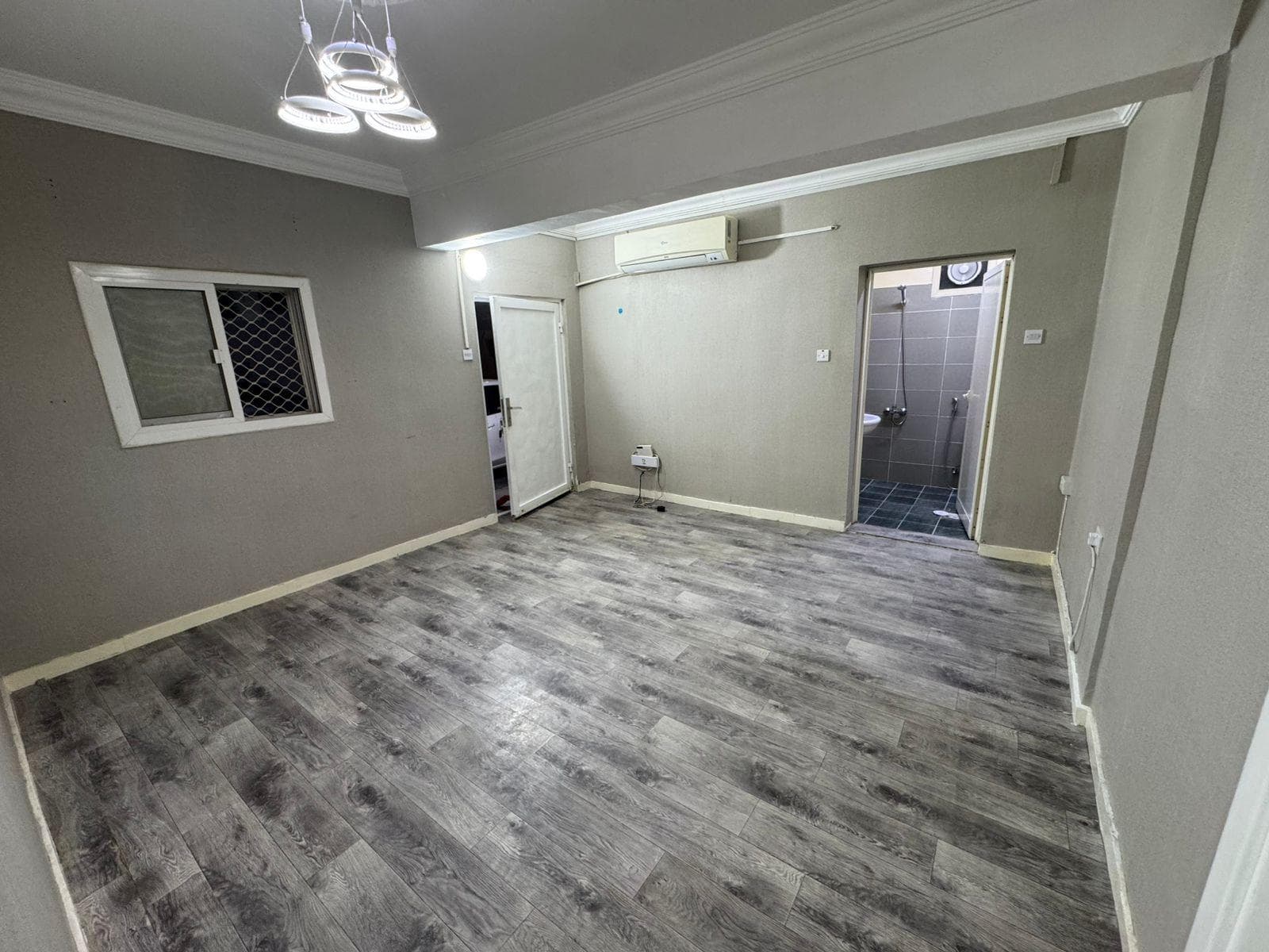 For rent a two-room apartment and a hall in a popular house in Al-Hili 0