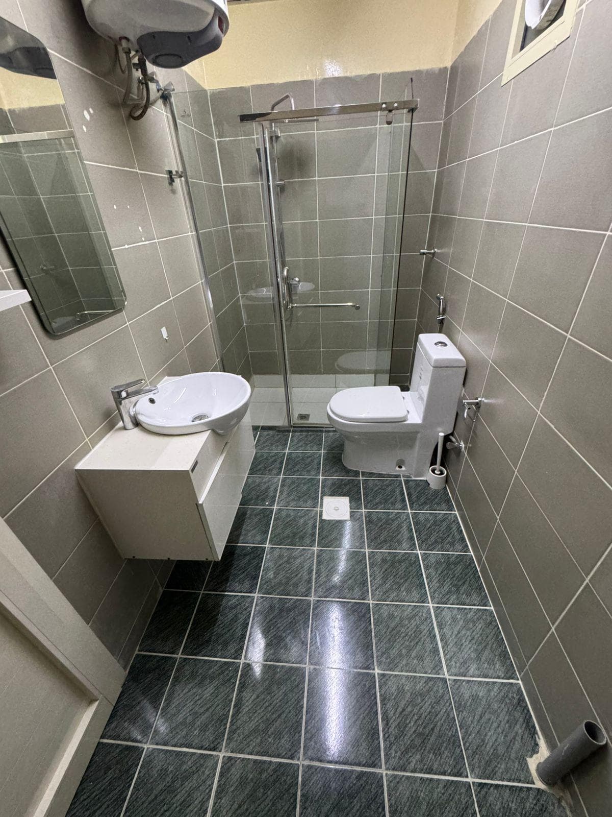 For rent a two-room apartment and a hall in a popular house in Al-Hili 5