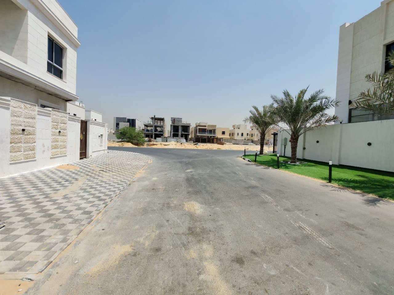 فرصة ذهبية لامتلاك أرض سكنية استثمارية  3