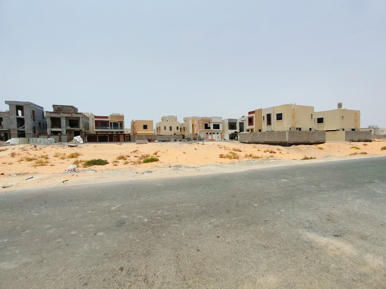 فرصة ذهبية لامتلاك أرض سكنية استثمارية  0
