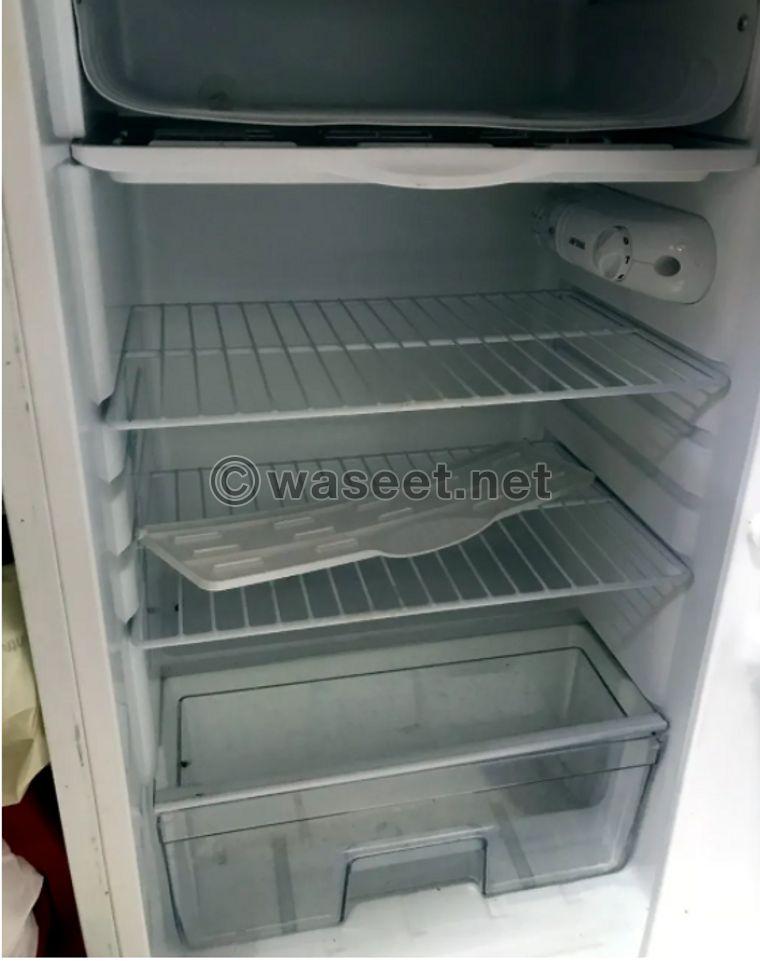 good condition refrigerator 0