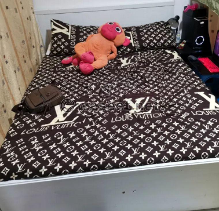 Used king bed for sale 0