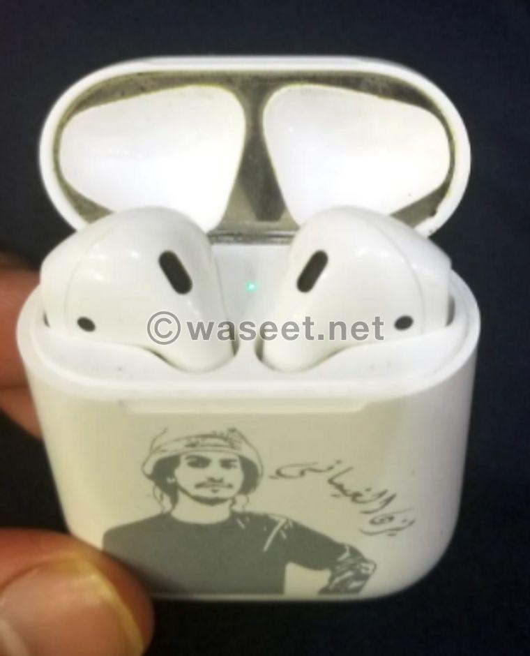 Apple headphone for sale 0