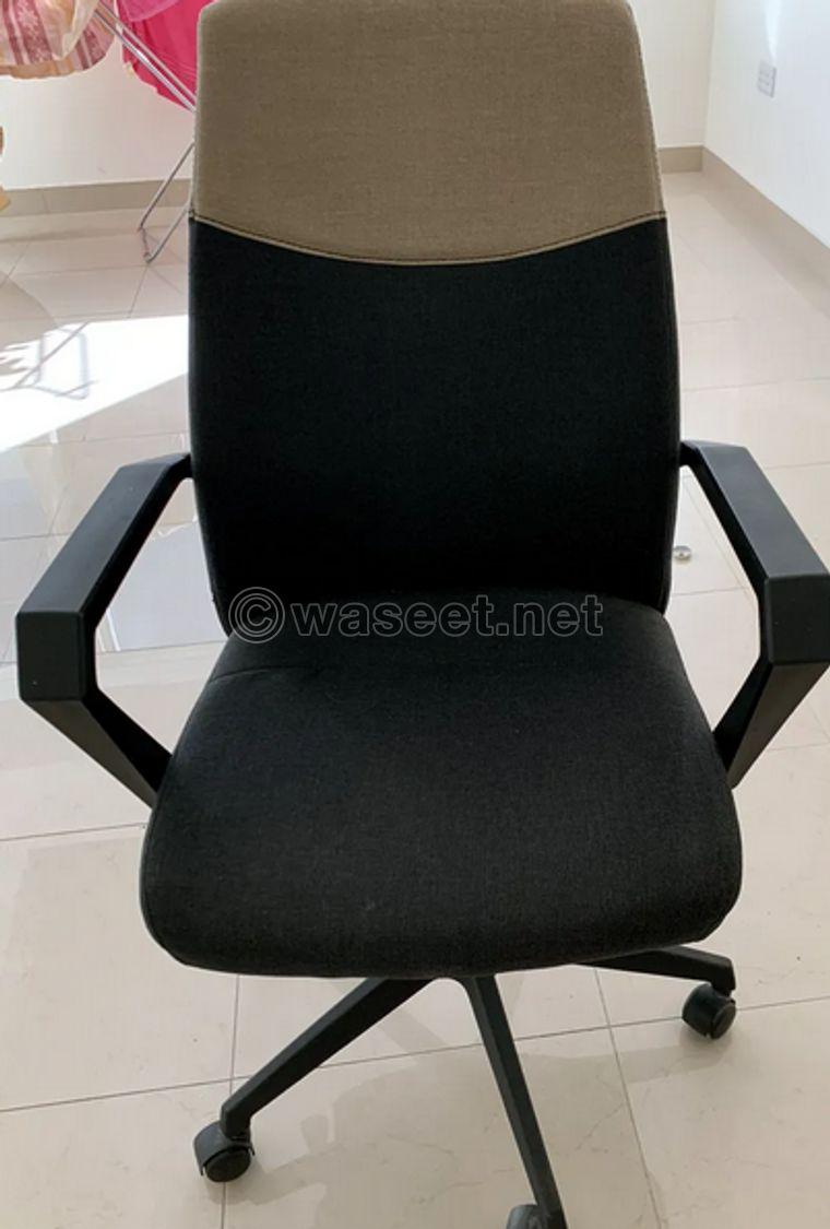 Nice and comfortable chair 0