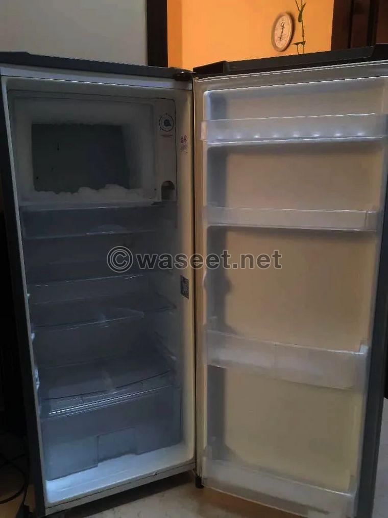 For sale LG refrigerator in good condition 0