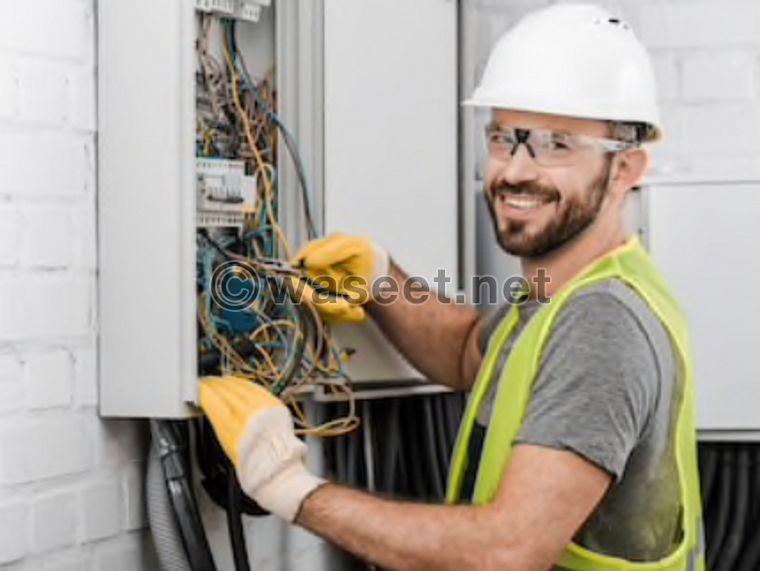 A highly skilled electrician 0