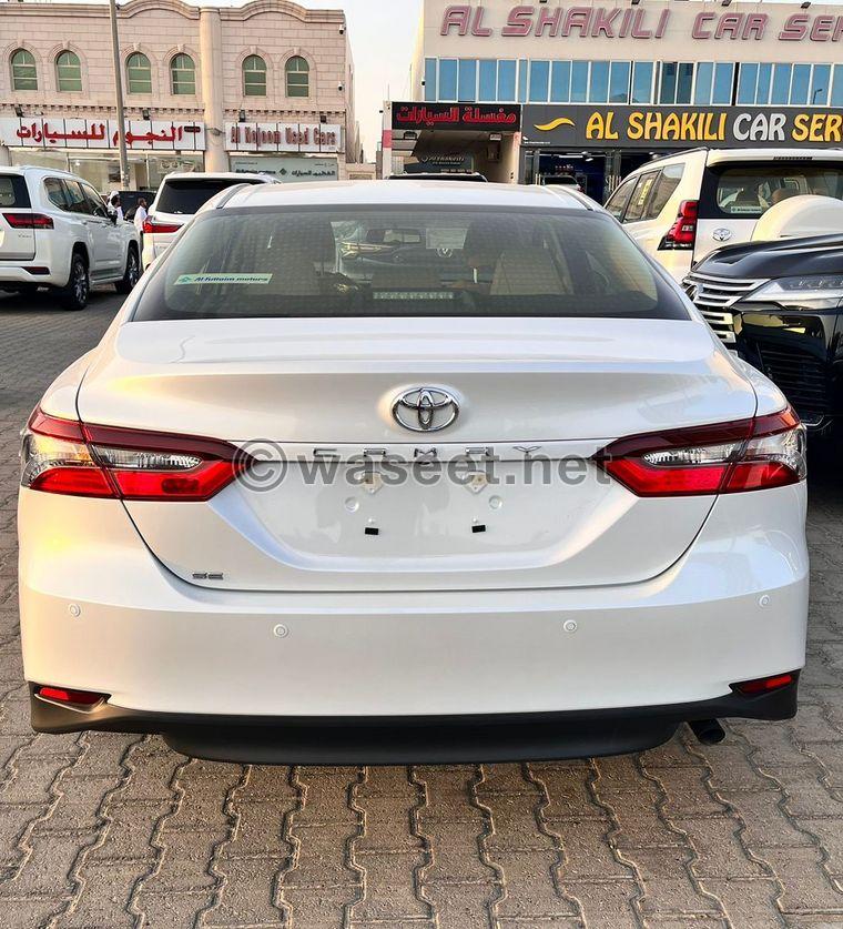 Toyota Camry 4-cylinder saloon model 2024  4
